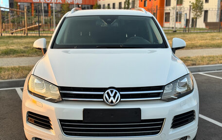 Volkswagen Touareg III, 2013 год, 2 550 000 рублей, 2 фотография