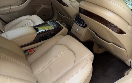 Audi A8, 2014 год, 1 300 000 рублей, 5 фотография
