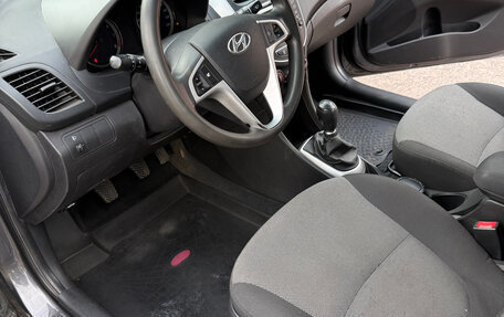 Hyundai Solaris II рестайлинг, 2013 год, 710 000 рублей, 17 фотография