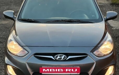 Hyundai Solaris II рестайлинг, 2013 год, 710 000 рублей, 27 фотография