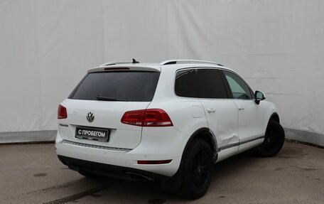 Volkswagen Touareg III, 2013 год, 2 249 000 рублей, 4 фотография