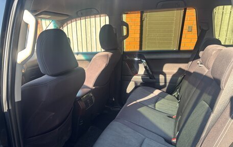 Toyota Land Cruiser Prado 150 рестайлинг 2, 2014 год, 3 500 000 рублей, 9 фотография