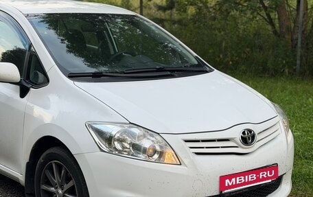 Toyota Auris II, 2010 год, 945 000 рублей, 2 фотография