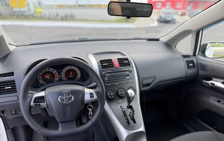 Toyota Auris II, 2010 год, 945 000 рублей, 10 фотография