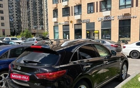 Infiniti FX II, 2012 год, 2 030 000 рублей, 2 фотография