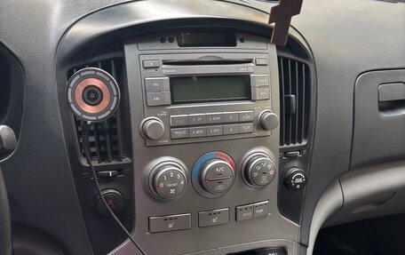 Hyundai Grand Starex Grand Starex I рестайлинг 2, 2014 год, 1 800 000 рублей, 11 фотография