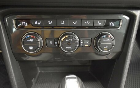 Volkswagen Tiguan II, 2018 год, 2 649 000 рублей, 18 фотография