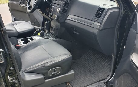Mitsubishi Pajero IV, 2012 год, 1 530 000 рублей, 13 фотография