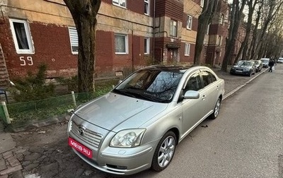 Toyota Avensis III рестайлинг, 2004 год, 700 000 рублей, 1 фотография