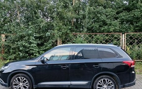 Mitsubishi Outlander III рестайлинг 3, 2018 год, 1 560 000 рублей, 4 фотография