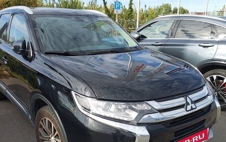 Mitsubishi Outlander III рестайлинг 3, 2018 год, 1 560 000 рублей, 7 фотография