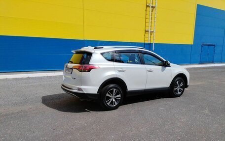 Toyota RAV4, 2018 год, 2 200 000 рублей, 6 фотография