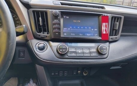 Toyota RAV4, 2018 год, 2 200 000 рублей, 10 фотография