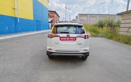 Toyota RAV4, 2018 год, 2 200 000 рублей, 7 фотография