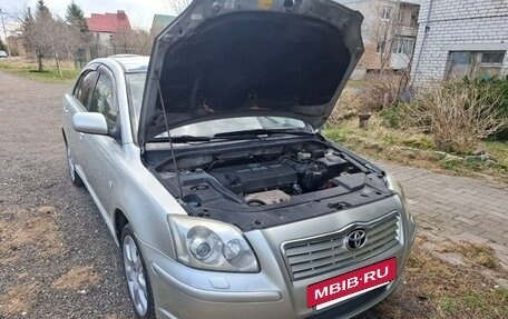 Toyota Avensis III рестайлинг, 2004 год, 700 000 рублей, 7 фотография