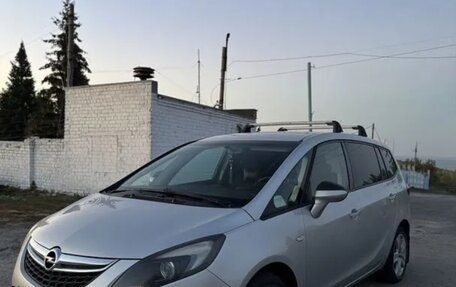 Opel Zafira C рестайлинг, 2012 год, 820 000 рублей, 2 фотография