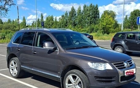 Volkswagen Touareg III, 2010 год, 1 350 000 рублей, 2 фотография