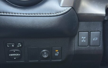 Toyota RAV4, 2019 год, 2 800 000 рублей, 19 фотография