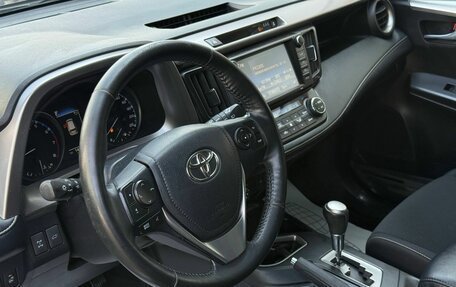 Toyota RAV4, 2019 год, 2 800 000 рублей, 14 фотография