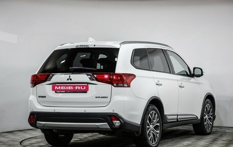 Mitsubishi Outlander III рестайлинг 3, 2017 год, 1 949 000 рублей, 6 фотография