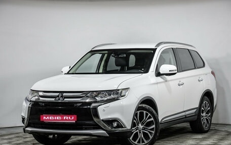Mitsubishi Outlander III рестайлинг 3, 2017 год, 1 949 000 рублей, 2 фотография