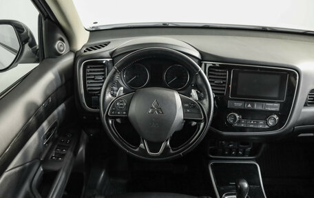 Mitsubishi Outlander III рестайлинг 3, 2017 год, 1 949 000 рублей, 12 фотография