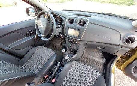 Renault Sandero II рестайлинг, 2015 год, 915 000 рублей, 11 фотография