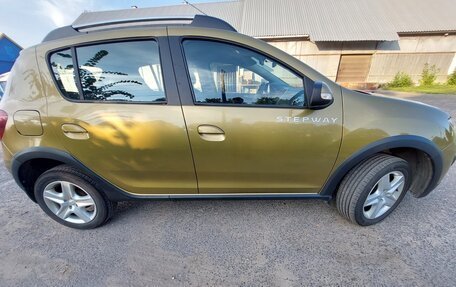Renault Sandero II рестайлинг, 2015 год, 915 000 рублей, 3 фотография