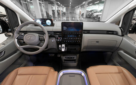 Hyundai Staria, 2024 год, 6 200 000 рублей, 8 фотография