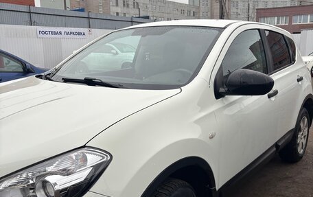 Nissan Qashqai, 2010 год, 720 000 рублей, 2 фотография