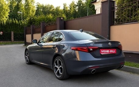 Alfa Romeo Giulia II, 2018 год, 2 650 000 рублей, 3 фотография