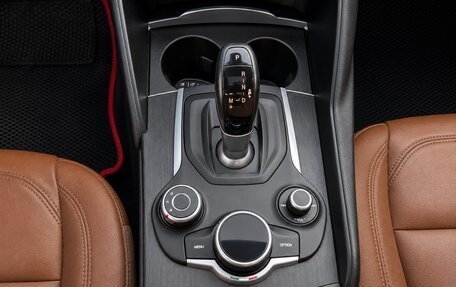 Alfa Romeo Giulia II, 2018 год, 2 650 000 рублей, 13 фотография