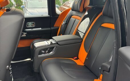 Rolls-Royce Cullinan, 2026 год, 64 000 000 рублей, 12 фотография