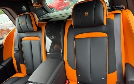 Rolls-Royce Cullinan, 2026 год, 64 000 000 рублей, 13 фотография