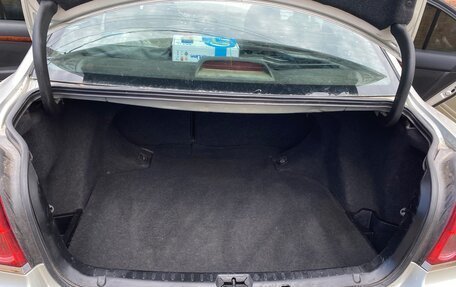 Toyota Avensis III рестайлинг, 2004 год, 680 000 рублей, 8 фотография