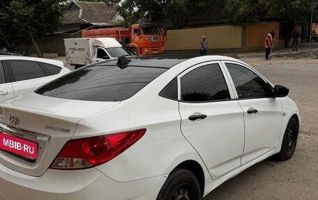 Hyundai Solaris II рестайлинг, 2013 год, 650 000 рублей, 4 фотография