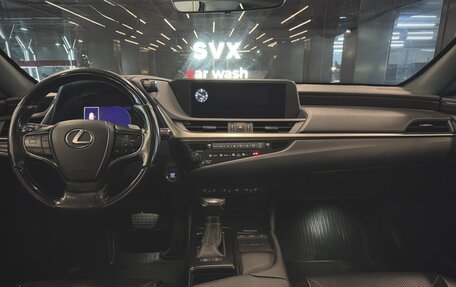 Lexus ES VII, 2019 год, 3 500 000 рублей, 24 фотография