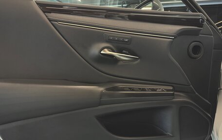 Lexus ES VII, 2019 год, 3 500 000 рублей, 12 фотография