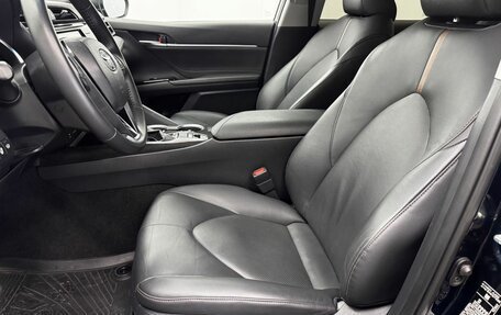 Toyota Camry, 2018 год, 2 785 000 рублей, 8 фотография