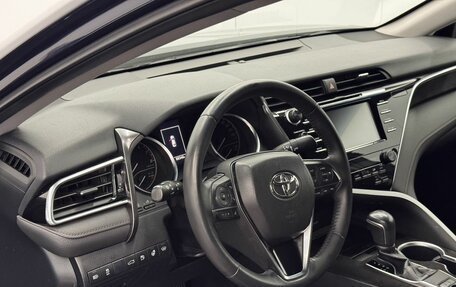 Toyota Camry, 2018 год, 2 785 000 рублей, 10 фотография