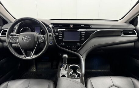 Toyota Camry, 2018 год, 2 785 000 рублей, 11 фотография