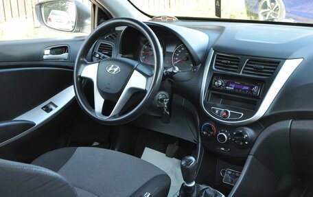 Hyundai Solaris II рестайлинг, 2011 год, 640 000 рублей, 9 фотография