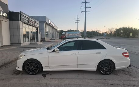 Mercedes-Benz E-Класс, 2011 год, 850 000 рублей, 4 фотография