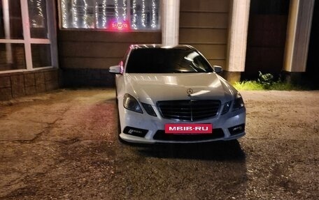 Mercedes-Benz E-Класс, 2011 год, 850 000 рублей, 2 фотография