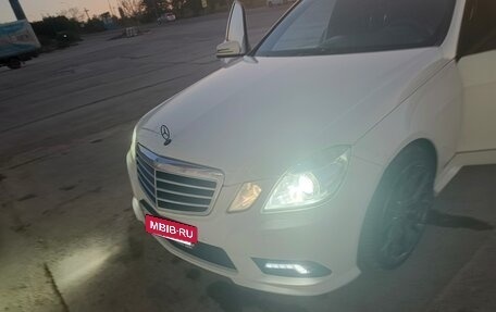Mercedes-Benz E-Класс, 2011 год, 850 000 рублей, 8 фотография