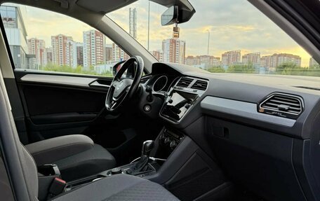 Volkswagen Tiguan II, 2019 год, 2 890 000 рублей, 13 фотография