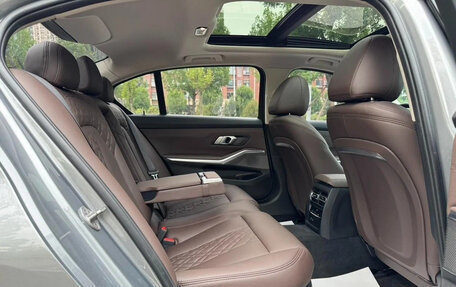 BMW 3 серия, 2023 год, 2 490 000 рублей, 15 фотография