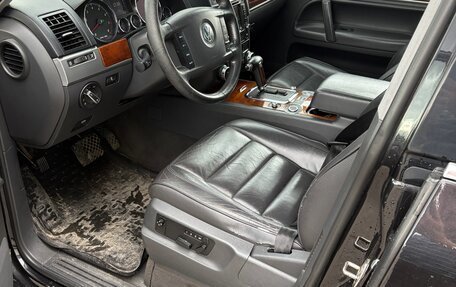 Volkswagen Touareg III, 2004 год, 700 000 рублей, 10 фотография