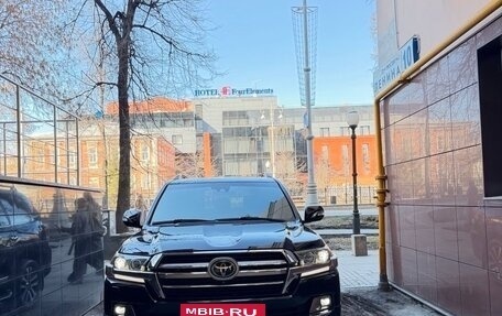 Toyota Land Cruiser 200, 2019 год, 9 000 000 рублей, 2 фотография
