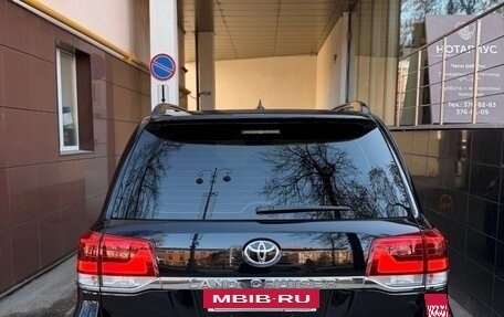 Toyota Land Cruiser 200, 2019 год, 9 000 000 рублей, 5 фотография